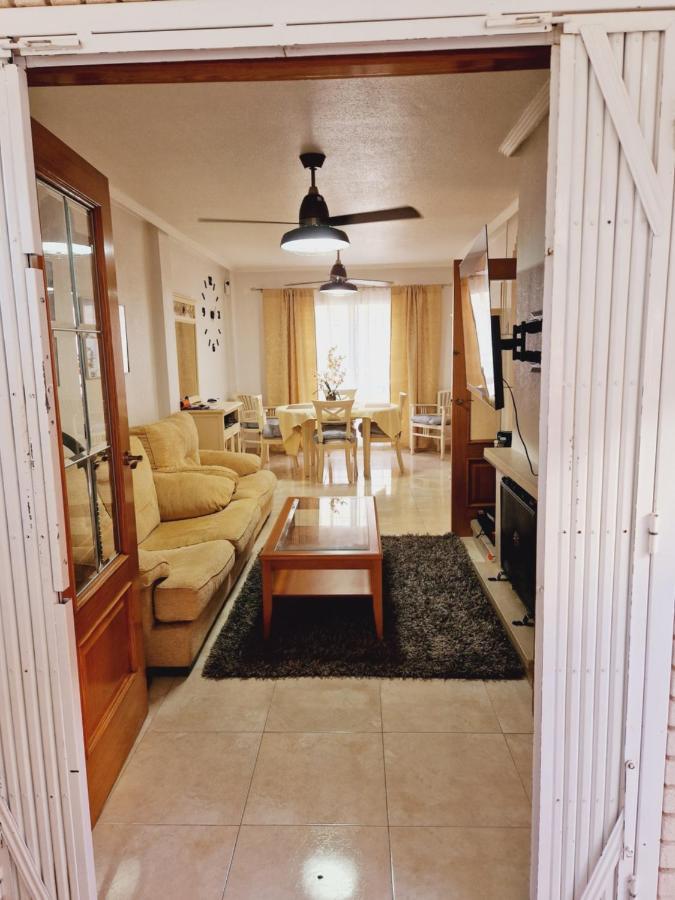 Magnifico Chalet Adosado En Torrevieja, Alicante. Екстериор снимка