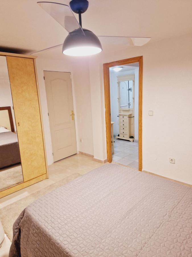 Magnifico Chalet Adosado En Torrevieja, Alicante. Екстериор снимка