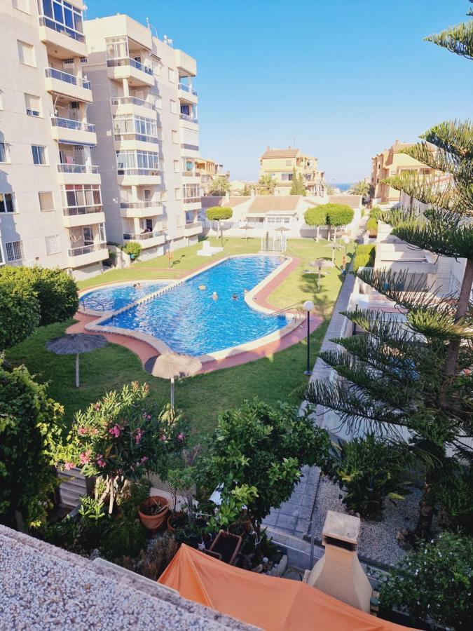 Magnifico Chalet Adosado En Torrevieja, Alicante. Екстериор снимка
